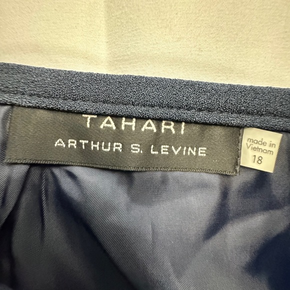 Tahari Pencil Skirt Navy - Picture 3 of 9